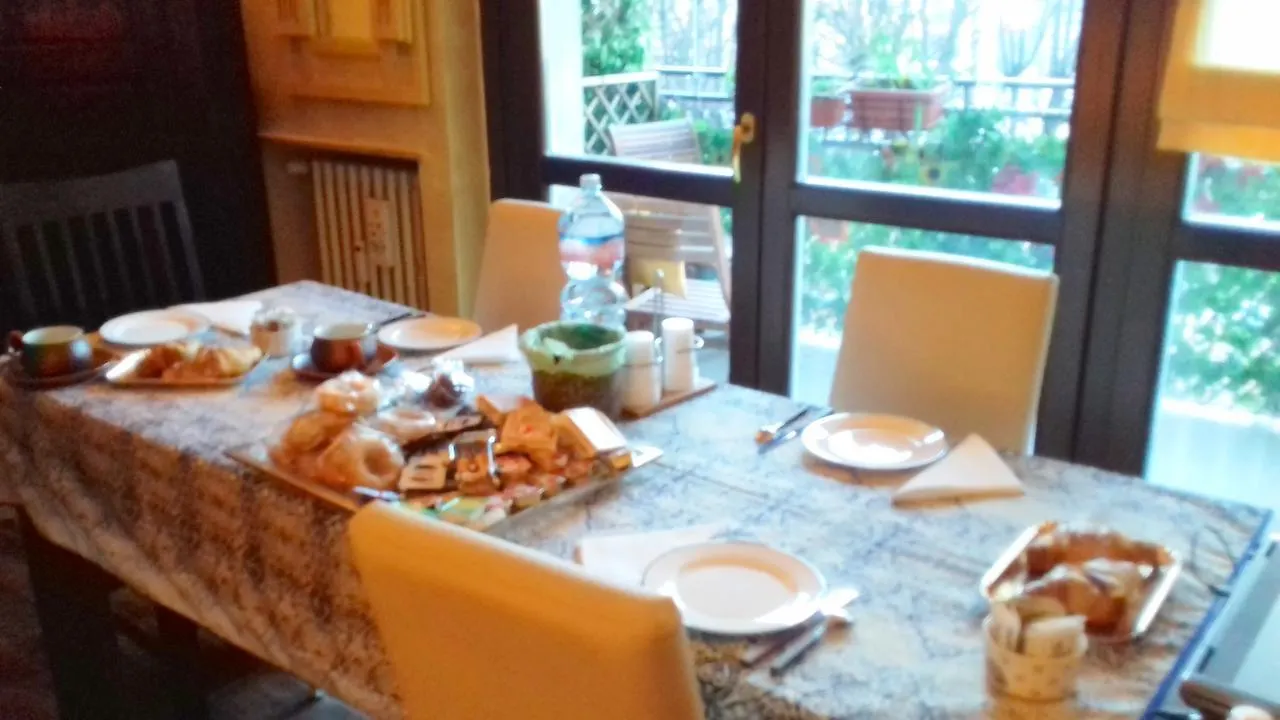 Bed & Breakfast A San Siro 75 Milano İtalya